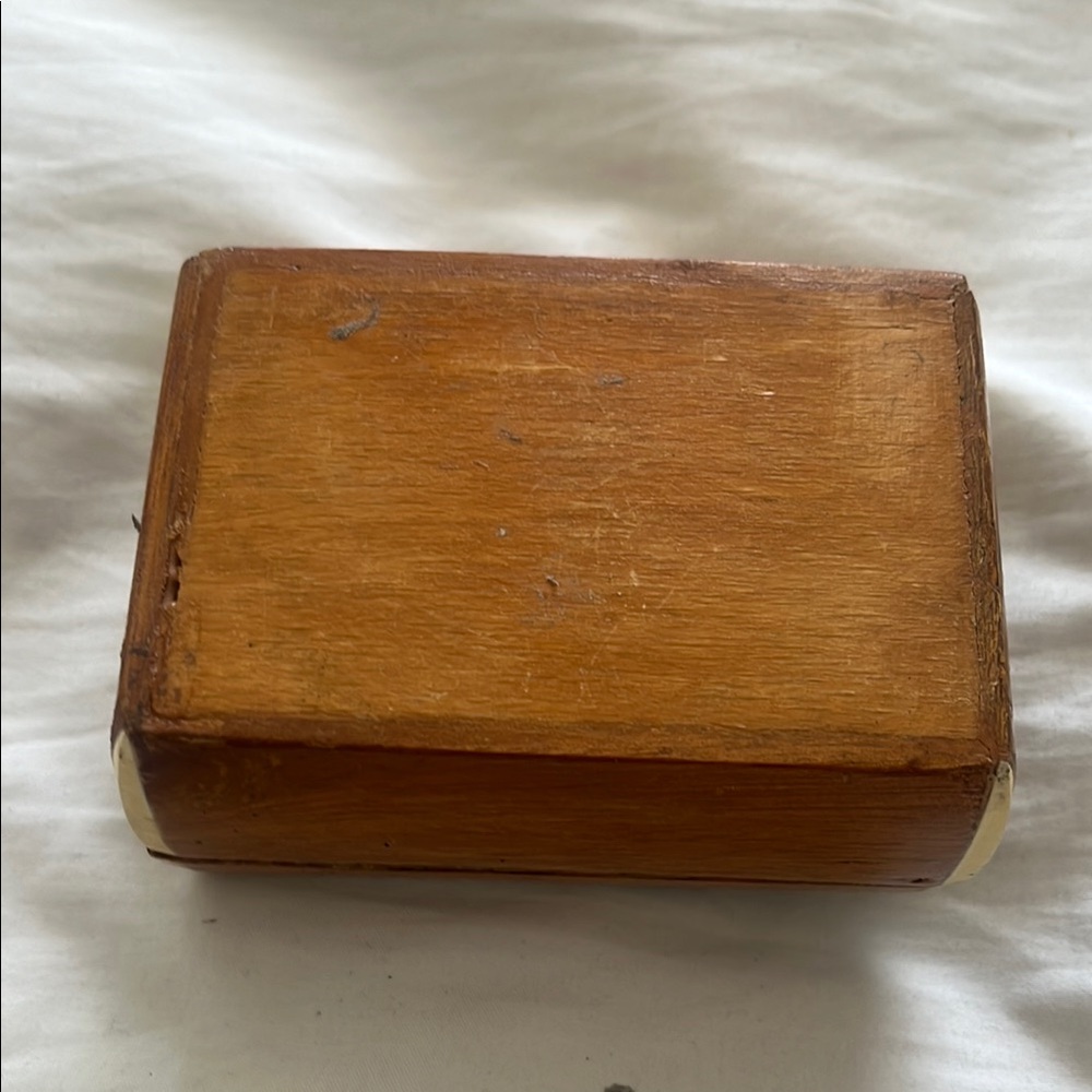 Elegant Black and cream Decorative Box - Picture 6 of 10
